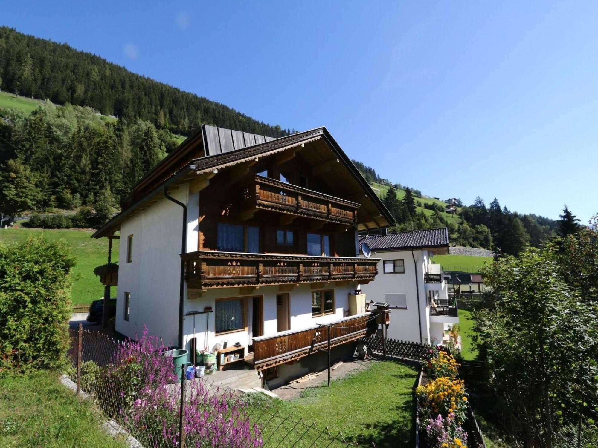 Apartment In Mayrhofen With A Balcony Exterior foto